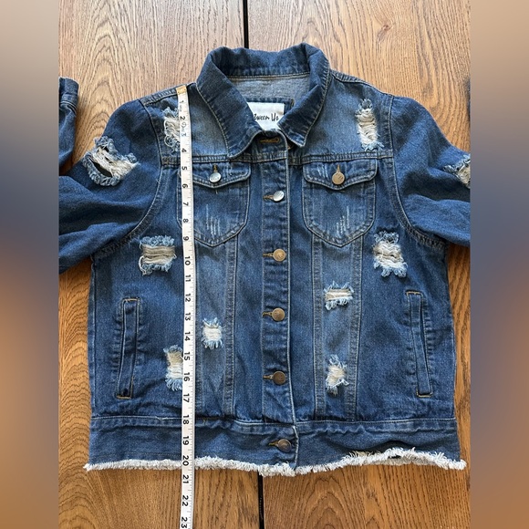 Between Us. Classic Blue Distressed Jean Jacket LARGE - Picture 13 of 16